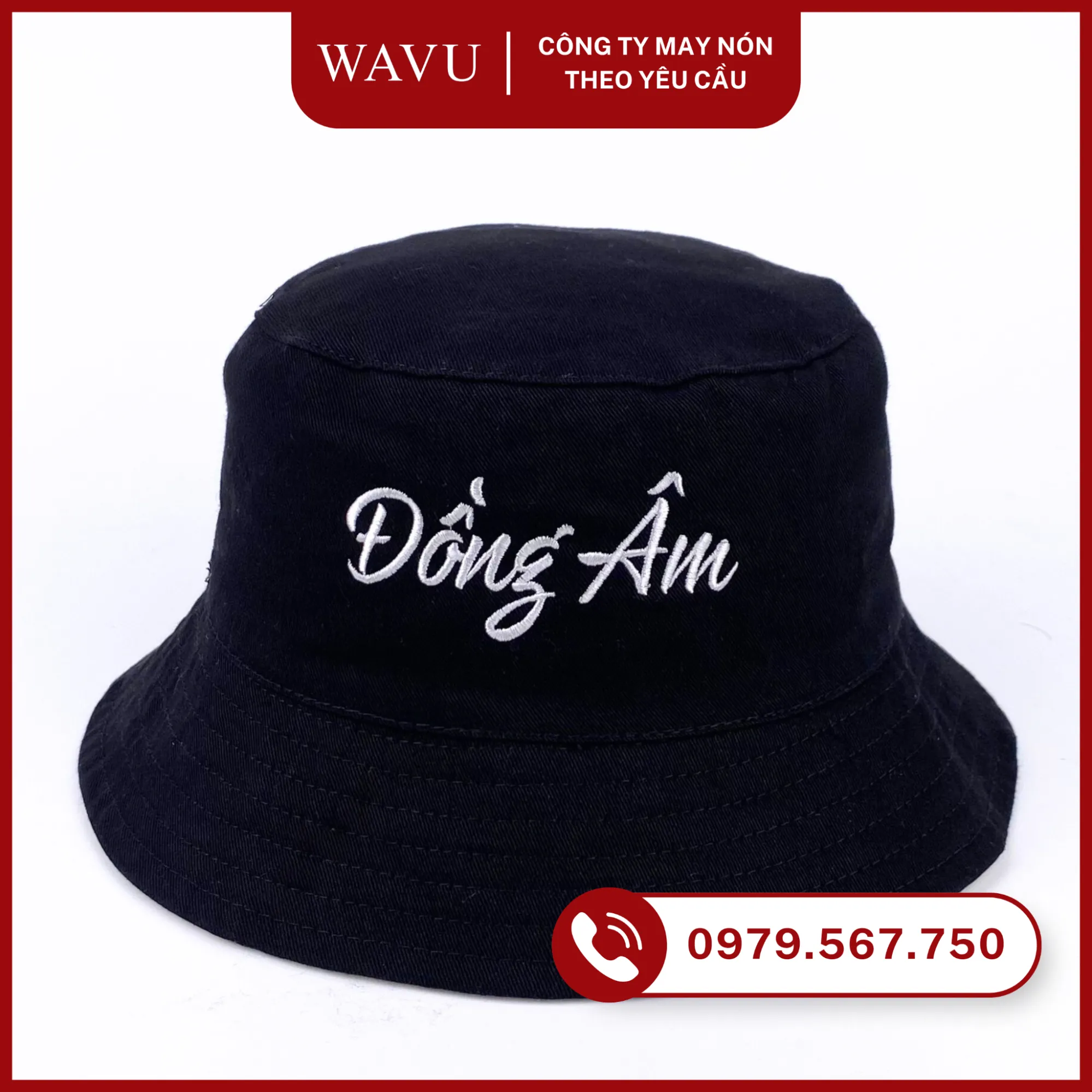Nón bucket trong bộ merch